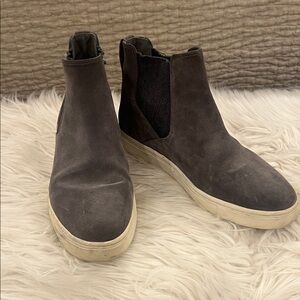 Women’s  Gray Suede Slip-On Shoes